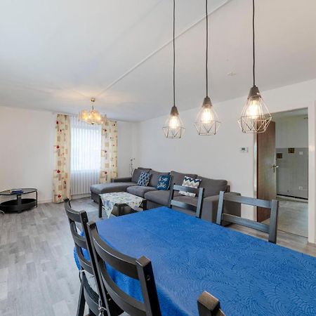Cozy Villa With Garden, Balcony And Parking Area In Duesseldorf エクステリア 写真
