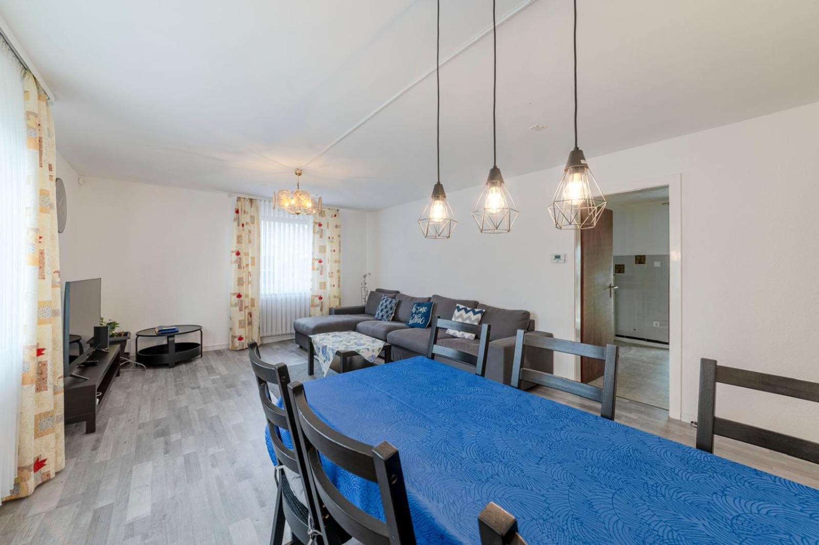Cozy Villa With Garden, Balcony And Parking Area In Duesseldorf エクステリア 写真