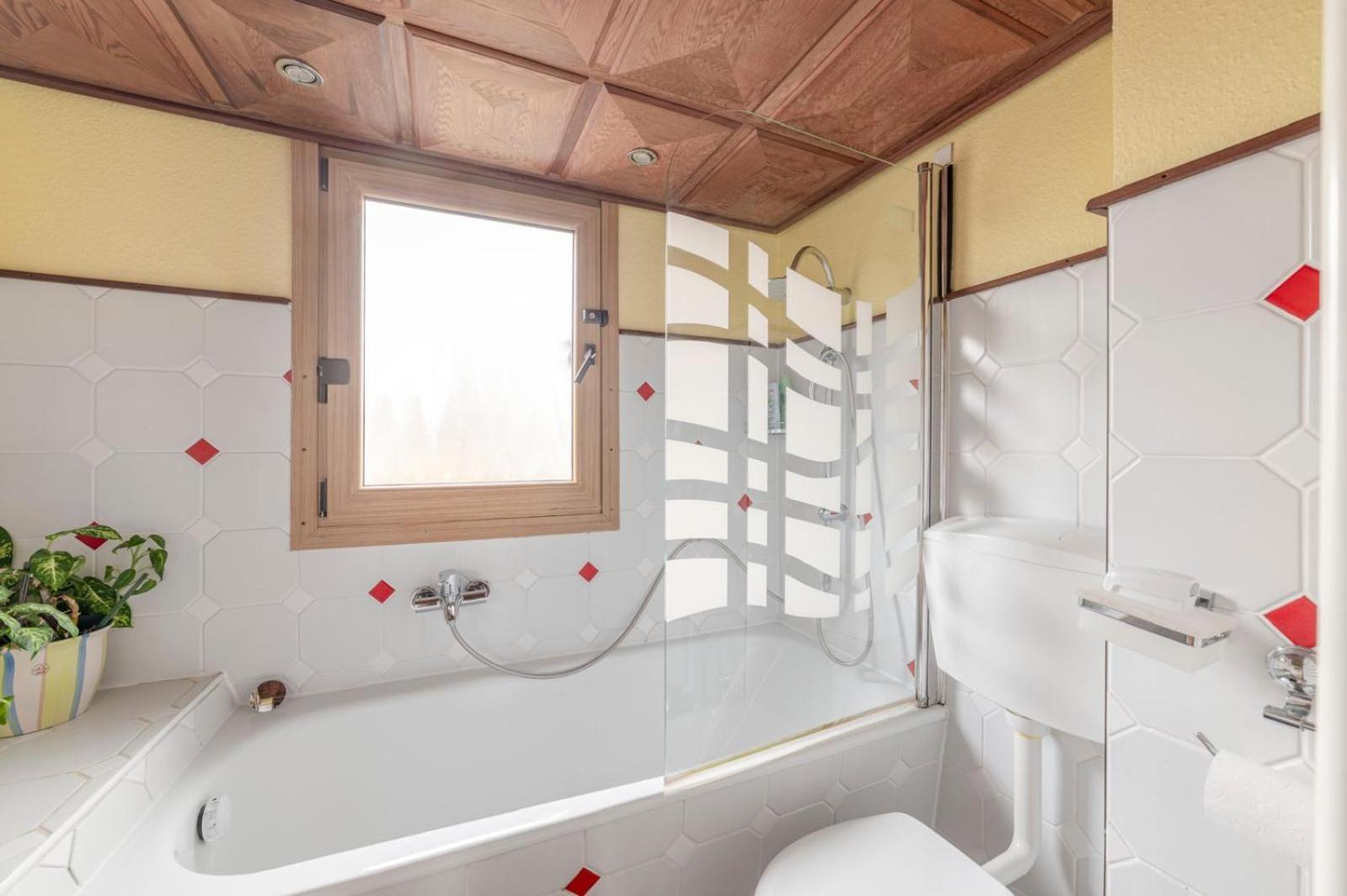 Cozy Villa With Garden, Balcony And Parking Area In Duesseldorf エクステリア 写真
