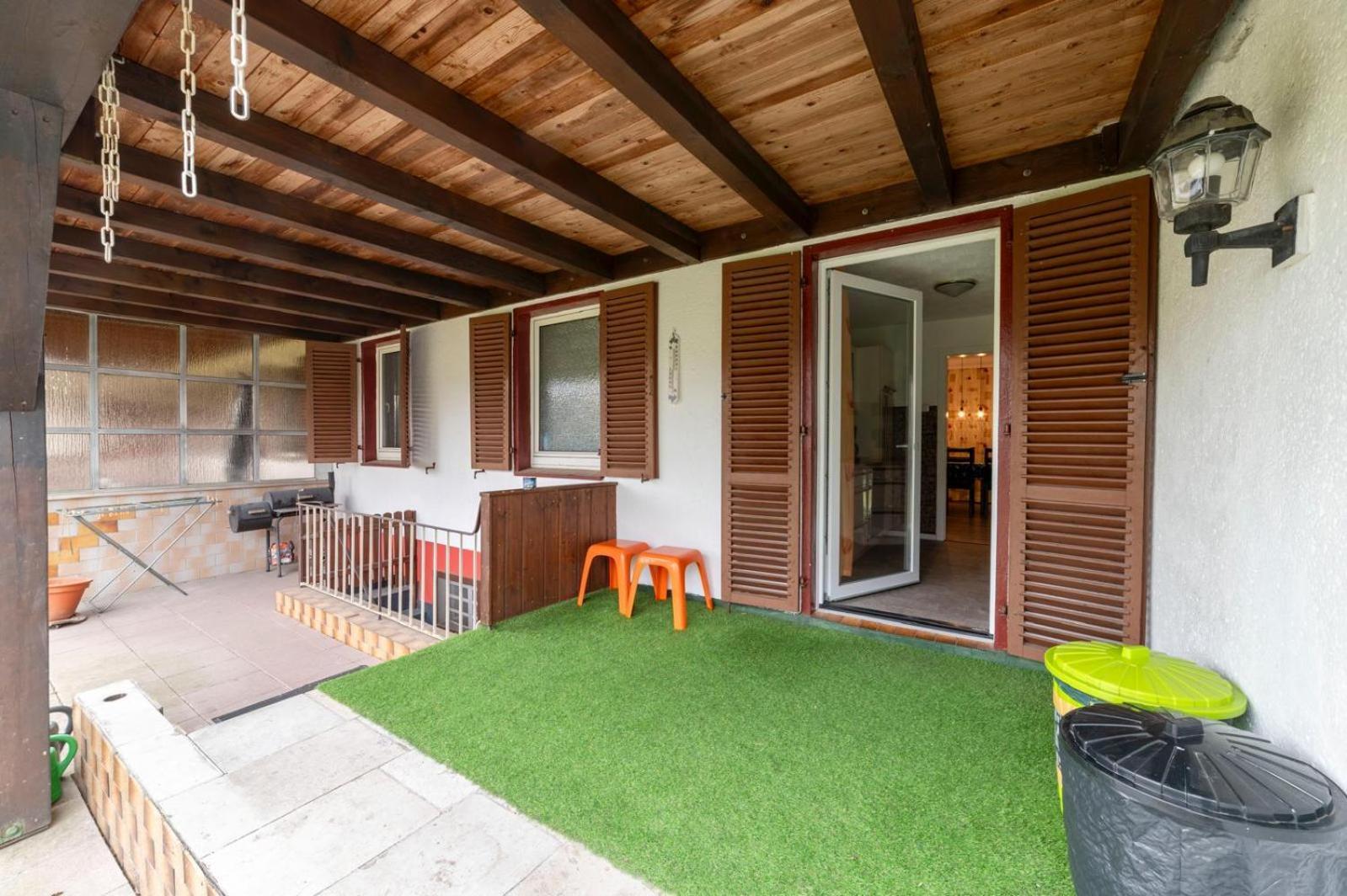 Cozy Villa With Garden, Balcony And Parking Area In Duesseldorf エクステリア 写真