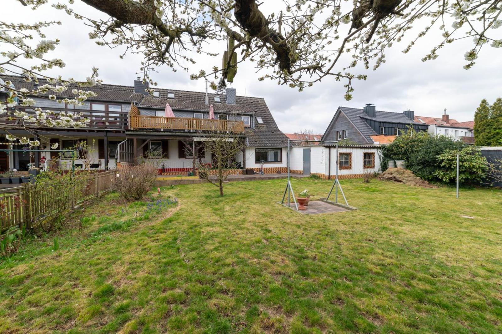 Cozy Villa With Garden, Balcony And Parking Area In Duesseldorf エクステリア 写真