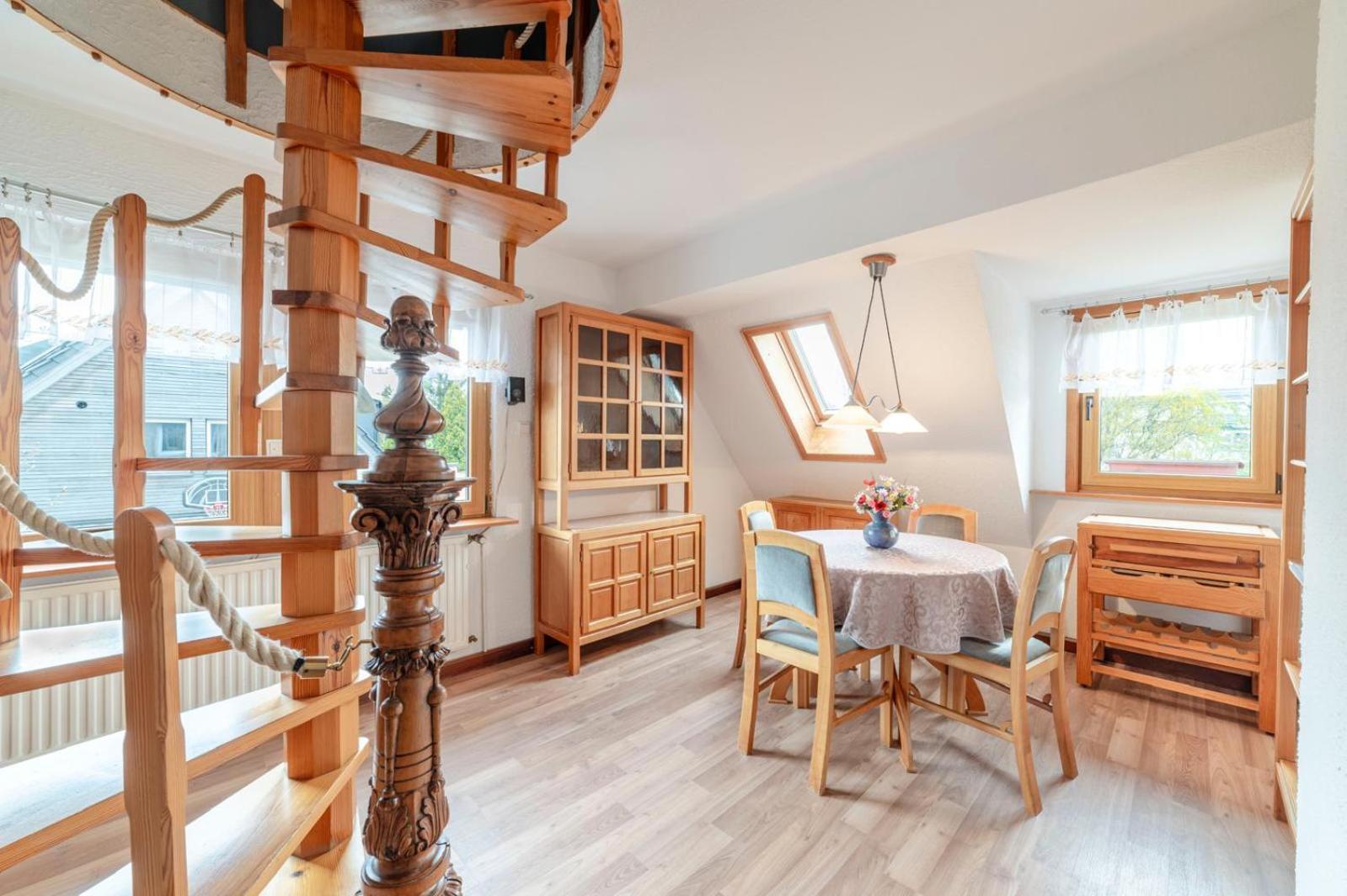Cozy Villa With Garden, Balcony And Parking Area In Duesseldorf エクステリア 写真