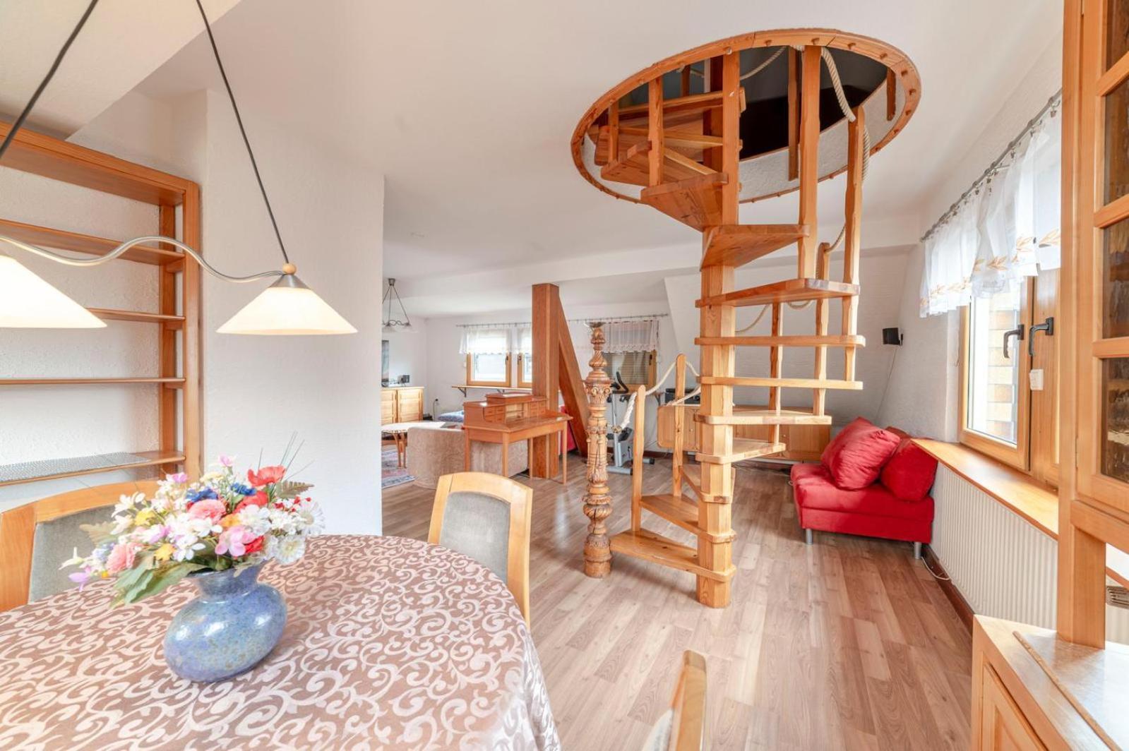 Cozy Villa With Garden, Balcony And Parking Area In Duesseldorf エクステリア 写真